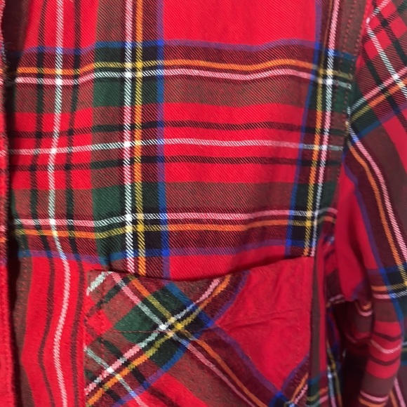 Womens old navy flannel Christmas red! - Picture 2 of 3